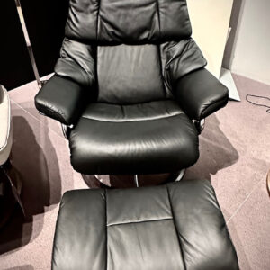 picture from above of the reno stressless recliner with footstool in black